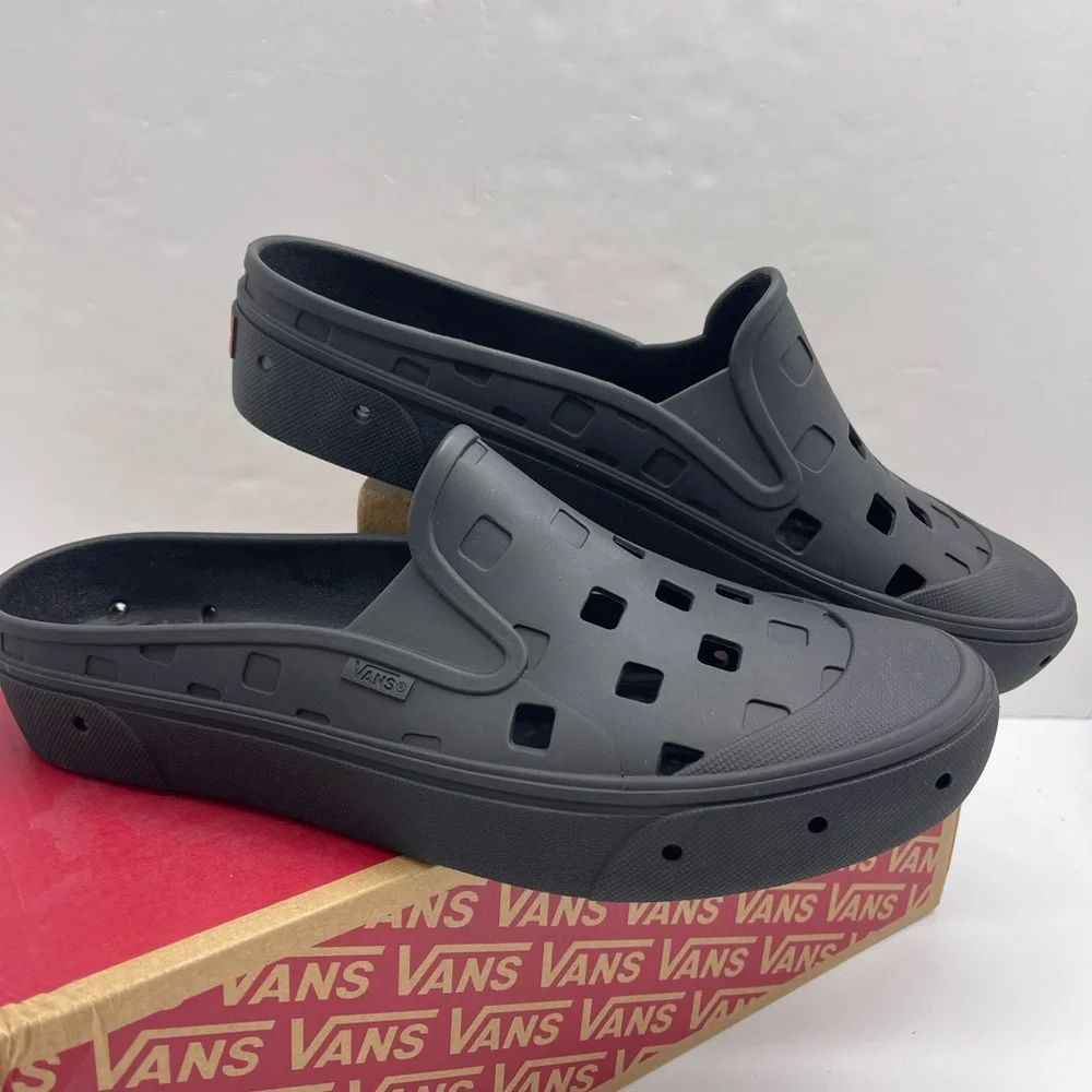 Vans Slip-On Clogs Slip-On Mule Trk
Black
VN0005V8BLK Tracking Sneakers - Picture 6 of 16